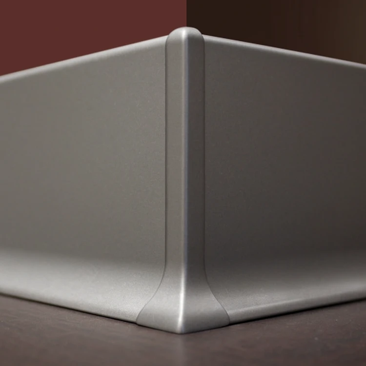 narożnik zewnętrzny do aluminiowej listwy szampan 100% alu 7cm.jpeg